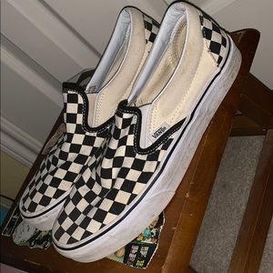 Checkered Vans. Women’s 9